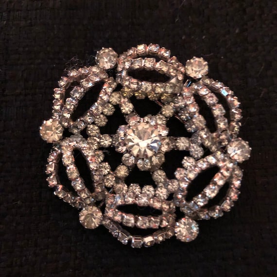 1950s large web rose rhinestone brooch - image 1