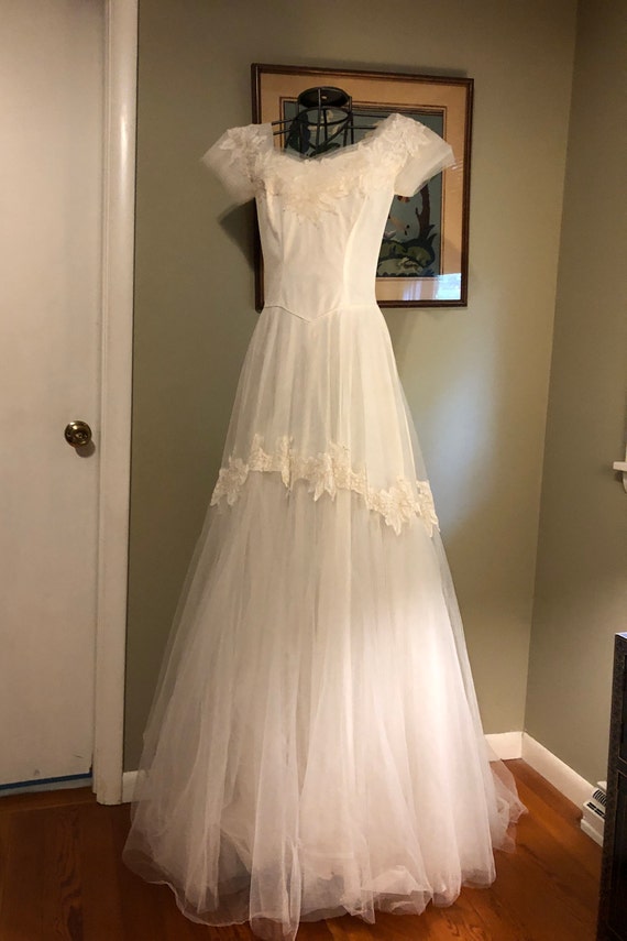 Beautiful 1950s Vene New York tulle covered bridal