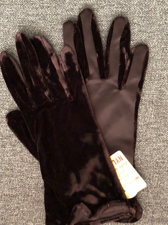 1950s brown velvet gloves