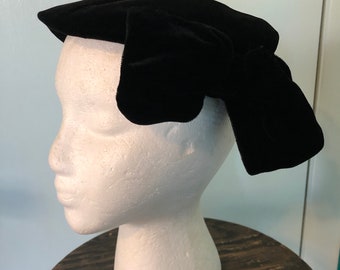 1950s black fascinator with side bow