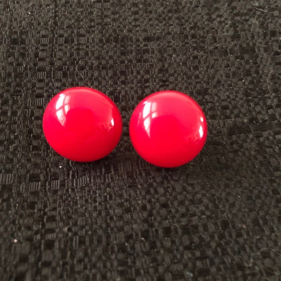 1950s cherry red celluloid dome screw back earrin… - image 1