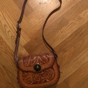 Wonderful 1950s hand tooled Mexican shoulder bag