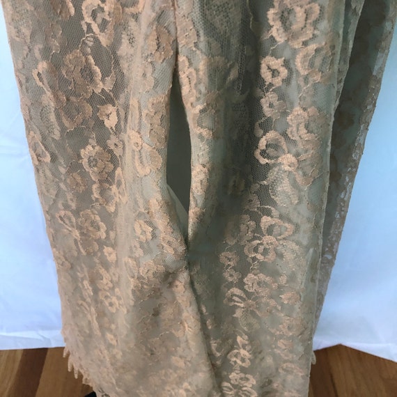 1950s rose beige lace over powder blue nylon dust… - image 6