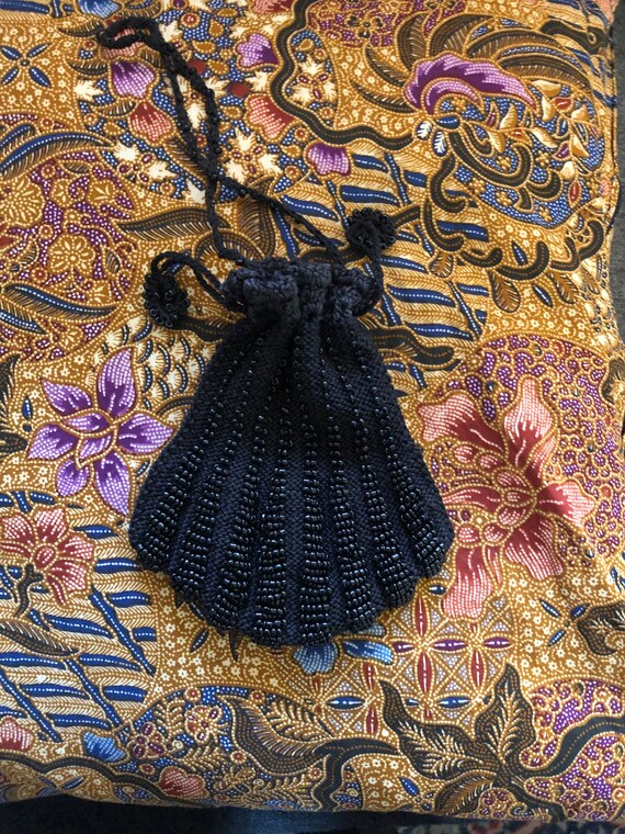 1920s black beaded and crochet bag - image 6
