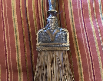 1930s faux wood plastic handle with natural bristles