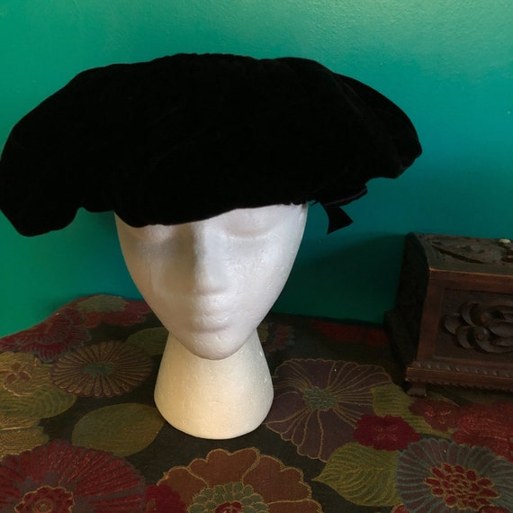 1950s Lisette black velvet pancake hat