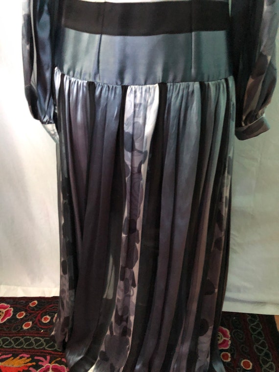 Luminous 1980s shades of grey dropped waist dress - image 8