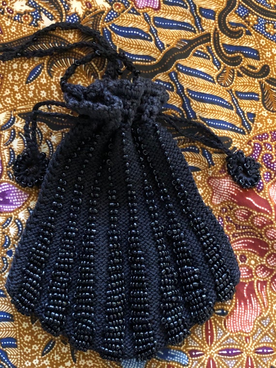 1920s black beaded and crochet bag - image 5