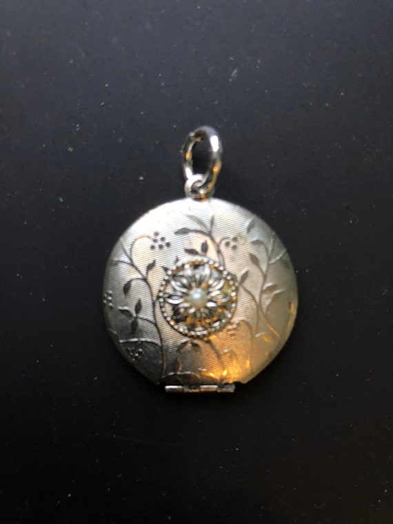 1950s brushed etched silver tone metal locket
