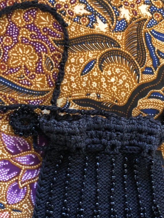 1920s black beaded and crochet bag - image 4