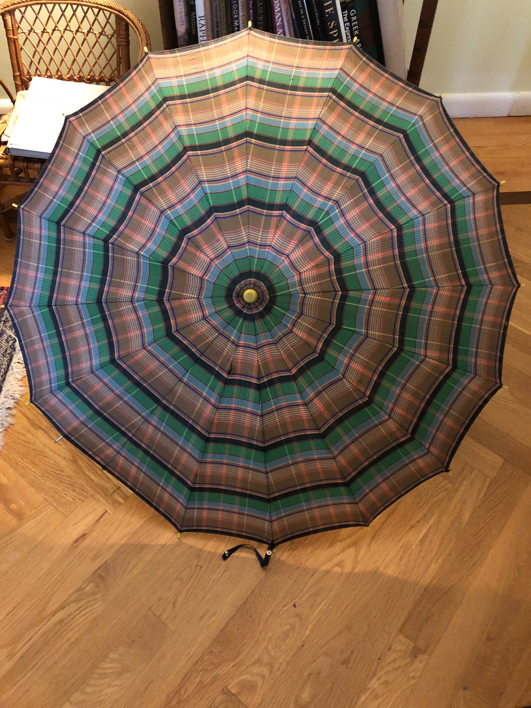 1940s Wood Shaft Plaid Umbrella With Bakelite Handle - Etsy