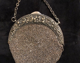 1920s steel bead bag with floral detail frame