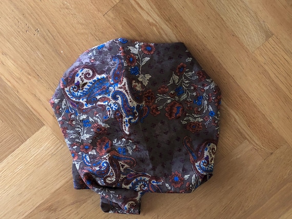 1980s shimmery deep colored triangular shawl/scarf - image 3