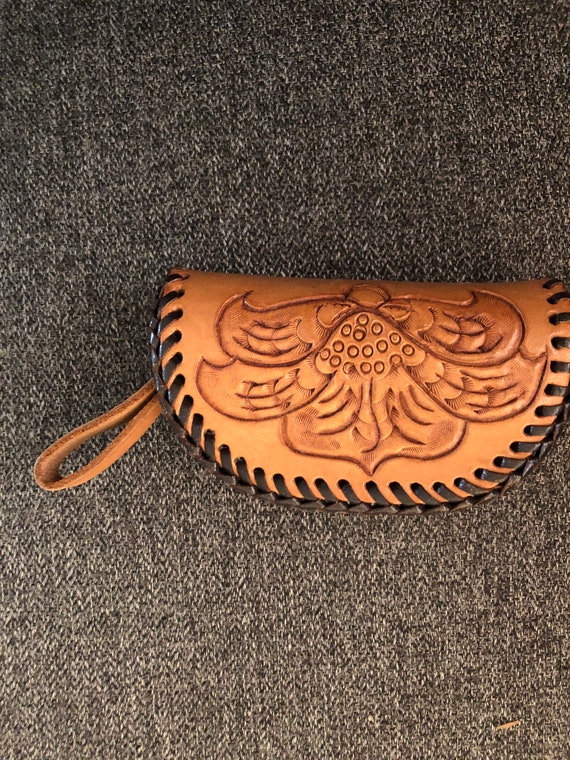 1950s Mexican hand tooled mezza luna coin purse - image 2