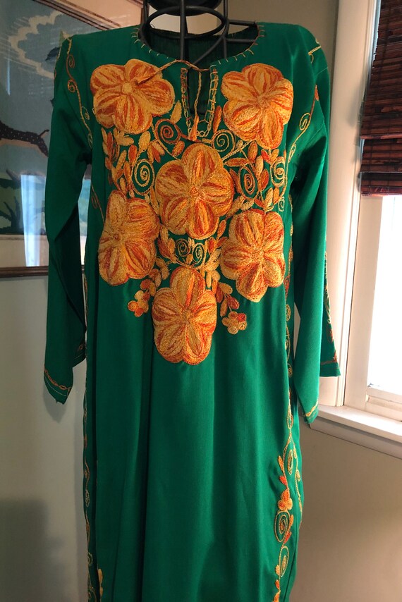 1960s embroidered green caftan - image 3