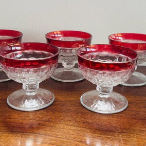 Vintage Franziskaner Tiffin Cranberry Ruby Set mit 7 Champagner / Wein / Coupé Gläsern