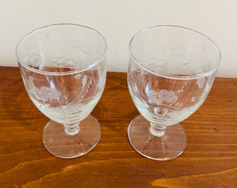 Vintage 1960s Midcentury Flower Pattern Etched Pair of Wine Glasses