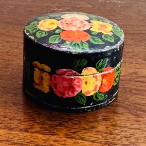 Vintage Black Lacquerware Floral Trinket/Pill box