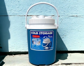 VTG 1992 Rubbermaid Gott Cold Storage Thermal Jug Cooler Blue 1/2 Gallon Handle Pouring Spout Sports Outdoor Camping Water Ice Pitcher