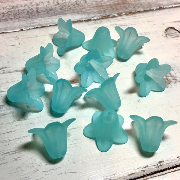 Turquoise Lucite Lily Beads, 18mm Light Aqua Lily Beads, Aqua Lucite Flowers, Aqua Blue Lucite Flower Beads, Lucite Lily Beads, Turquoise