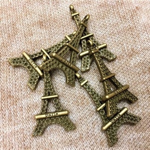 Antique Gold Eiffel Tower Charm, 6 pieces, Antique Brass Paris Charm, French Lover Charm, Paris Charm, Eiffel Tower, France Charm, Brass