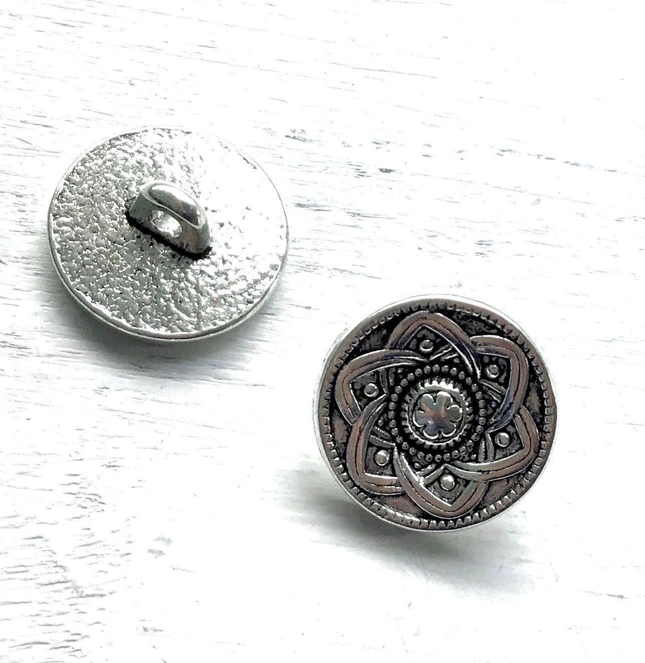 3 Rustic Metal Heart Buttons Matte Antique Silver Plated - Round Silver  Buttons, Metal Shank Button, Sewing Buttons, Jewelry Making Buttons