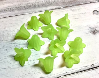 Lime Green Lucite Lily Beads, 18mm Lucite Flower Bead, Spring Green Lucite Flower, 18mm Lucite Lily, Green Lucite Flower Bead, Lime