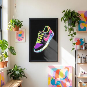 Impresión artística de zapatillas de neón - Póster de zapatillas deportivas vibrantes - Decoración de pared de zapatillas de arte pop - Arte atrevido para habitaciones de adolescentes imagen 6