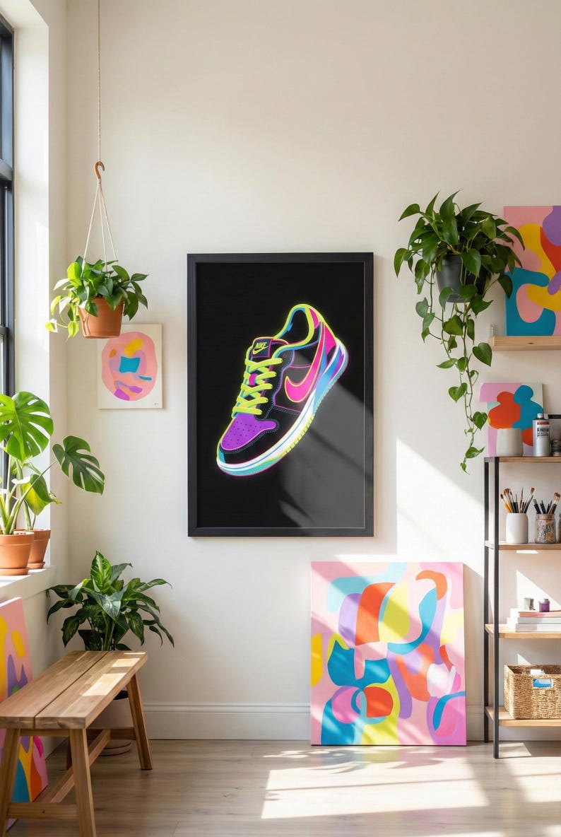 Impresión artística de zapatillas de neón - Póster de zapatillas deportivas vibrantes - Decoración de pared de zapatillas de arte pop - Arte atrevido para habitaciones de adolescentes imagen 6