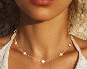 Collar con colgante de trébol de cuatro hojas bañado en oro, delicada joyería de capas con trébol de la suerte para mujer.