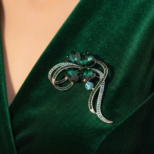 Lucky Clover Pin Brooch | Shamrock Lapel Pin | Irish Good Luck St Patrick’s day
