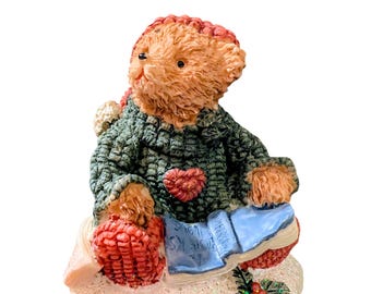 Figura vintage de oso de peluche leyendo un libro - Ceramic World Inc. Resina coleccionable, decoración, estudiante académico