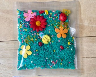 Montessori spring baby sensory pouch | sensory bag with flowers and insects | sensory bag for toddlers | Spring sensory play