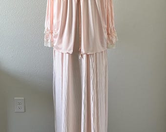 VTG Amaretta Pink Satin Pleated Peignoir Set Lace Ruffle Nightgown Robe USA 80s