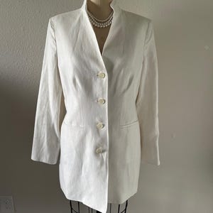 Chaqueta tipo blazer de lino blanco para mujer de Brooks Brothers, talla 8, corte largo, cuello mao y forrada.