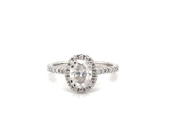 Anel de Noivado e Casamento em Prata de Lei 925 com Moissanita Oval de 1,52 Quilates e Halo
