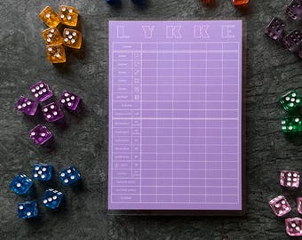 Würfelspiel | laminiert | Spielblock | minimalistisch, nachhaltig, wiederverwendbar | LYKKE | Taschenspiel mit Kniff | Geschenk | Yatzy