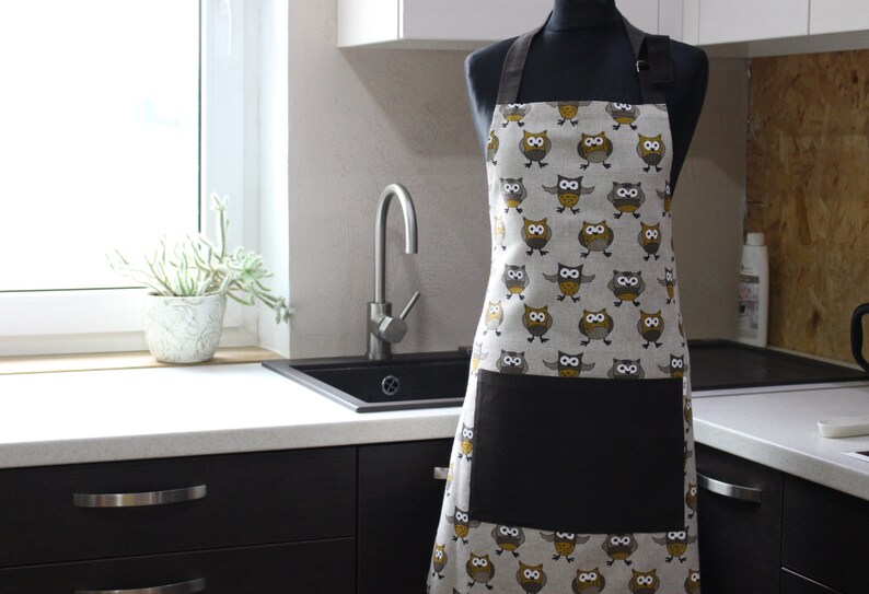 Linen Apron with yellow Owl Pattern, Personalized kitchen Apron with Pocket, Christmas gift for cook or baker, Yellow Owl print pinafore image 2