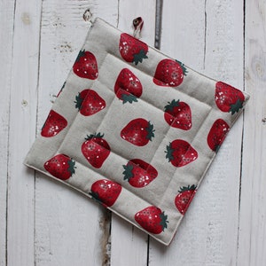 Linen Kitchen Pot Holder with strawberries, Gift for the cook or baker with strawberry print