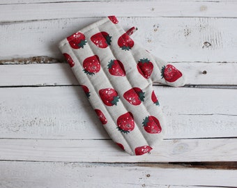 Kitchen Glove With strawberries, Linen Oven Glove for cooking, Oven Mitt with strawberry print for baker, gift for new kitchen