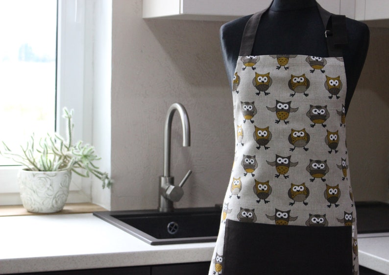 Linen Apron with yellow Owl Pattern, Personalized kitchen Apron with Pocket, Christmas gift for cook or baker, Yellow Owl print pinafore image 3