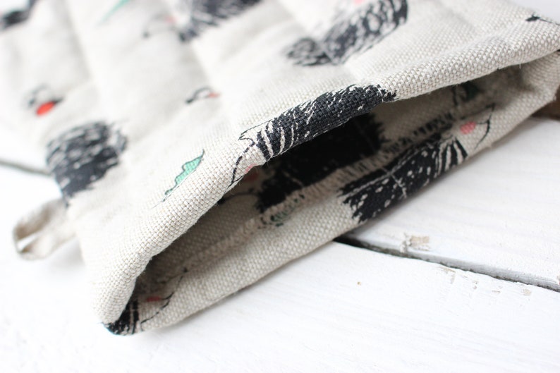 Mother/'s day gift for baker Linen Glove for him Kitchen accessories for her Easter gift for the cook Kitchen gloves with Hedgehog