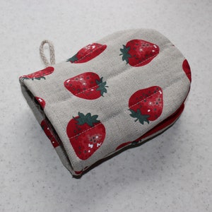 Linen Kitchen Gloves With strawberries, Mini Oven Glove Kitchen Oven Mini Mitt