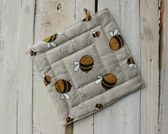 Linen Pot Holder With Bees, Christmas kitchen gift for a bee lover, Present for a cook or baker