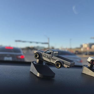 Dashboard Drift Toy Inertia Stand for Hot Wheels (Black)