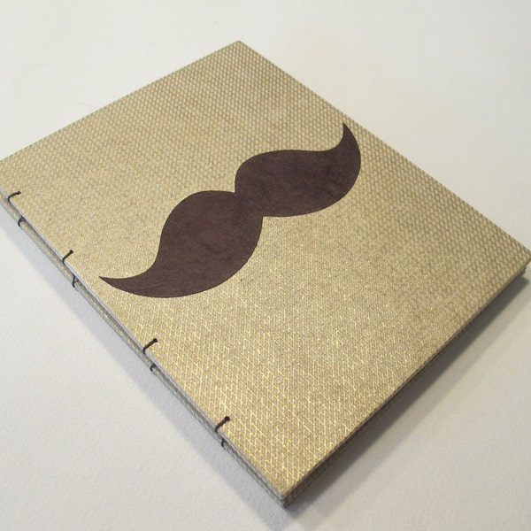 Moustache Petit Journal Notebook : Moustache or et brun cartonné copte livre à la main