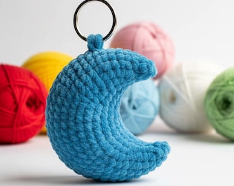 Beginner Crochet Crescent Moon Keychain – Amigurumi PDF Pattern