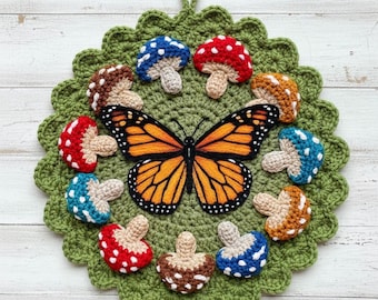 Padrão de crochê em PDF para guirlanda de cogumelos | Decoração de parede floral com bordas onduladas e cogumelos