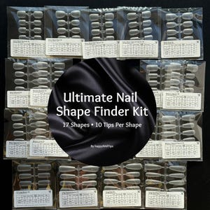 以下が含まれることがあります： 様々な形の透明なプラスチック製ネイルチップのコレクション。個別に透明な袋に梱包されています。「Ultimate Nail Shape Finder Kit」の文字と17種類の形状、1形状あたり10チップが画像に表示されています。ブランド名「happyNAIlTips」も表示されています。