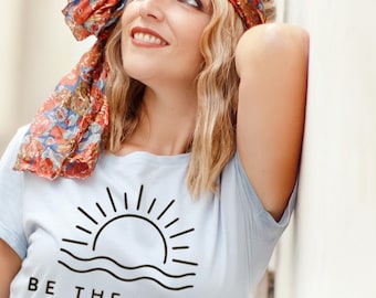 Be The Light Shirt for Women Matthew 5:14, Christian Aesthetic Tee, Minimalist Faith Shirt, Bible Verse Shirt, Gift for Her